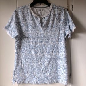 Duluth Trading Co White and blue short sleeve, 3 button T-shirt, size medium